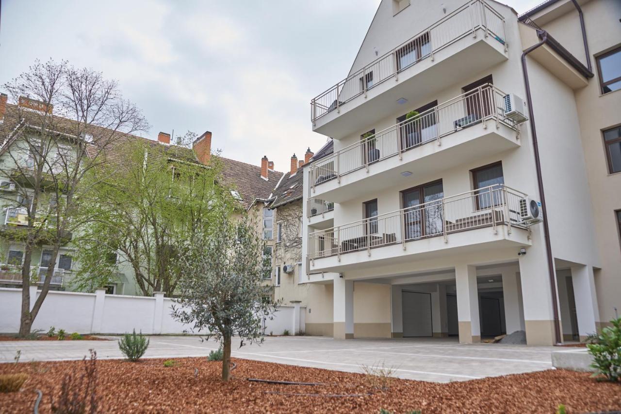 Sunlight Bronze - Szeged Apartment Luaran gambar